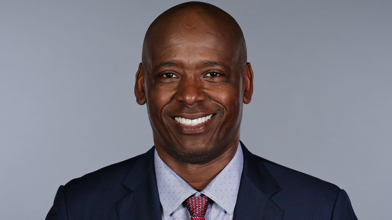 Kansas City Chiefs defensive backs coach Dave Merritt on an NFL sideline